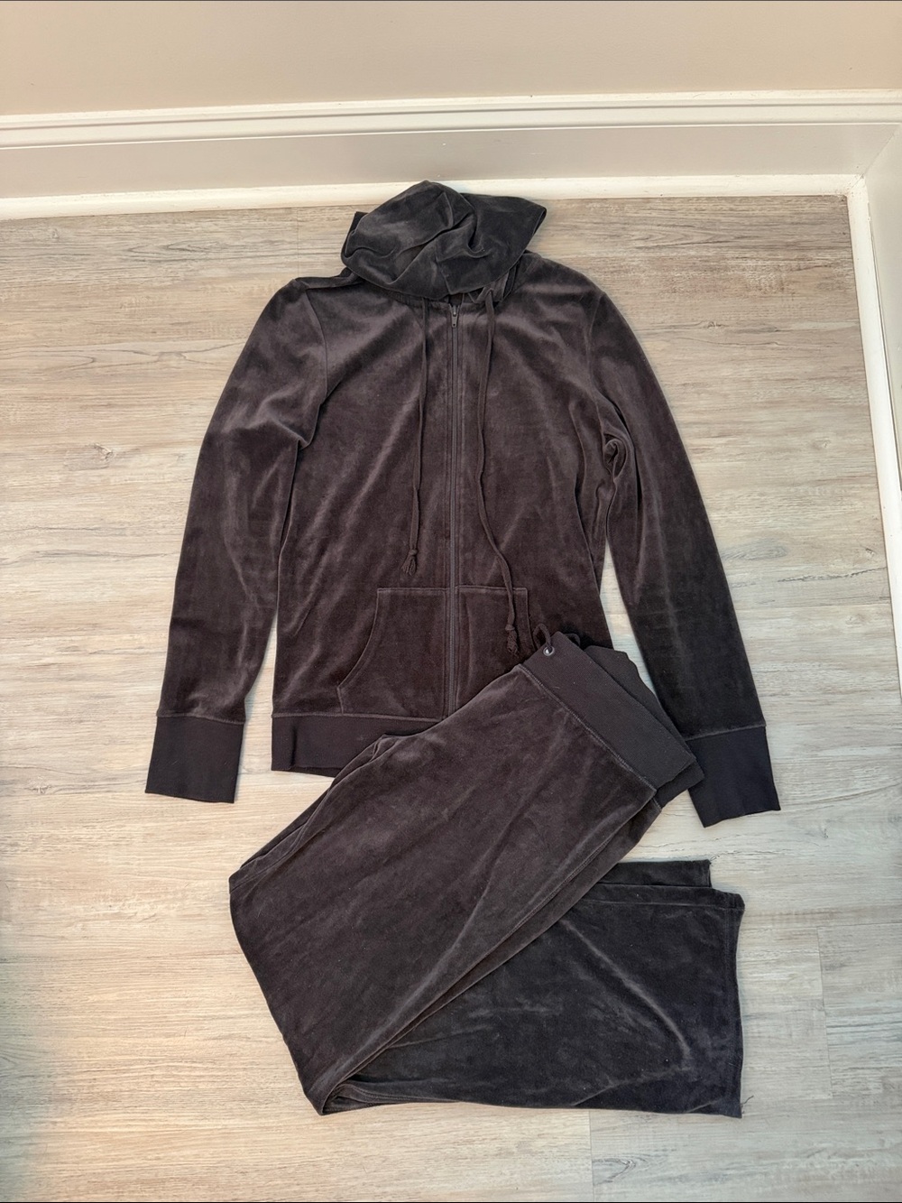 Women’s Velvet Hoodie & Jogger Set - Charcoal